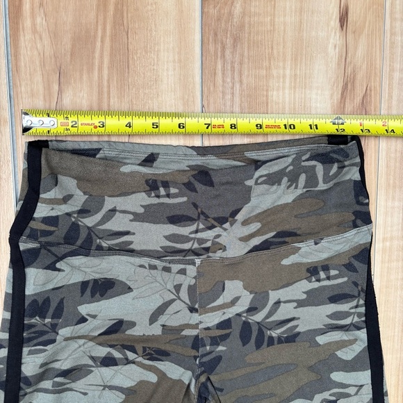 Express One Eleven Camouflage Leggings Size Small - Picture 2 of 7
